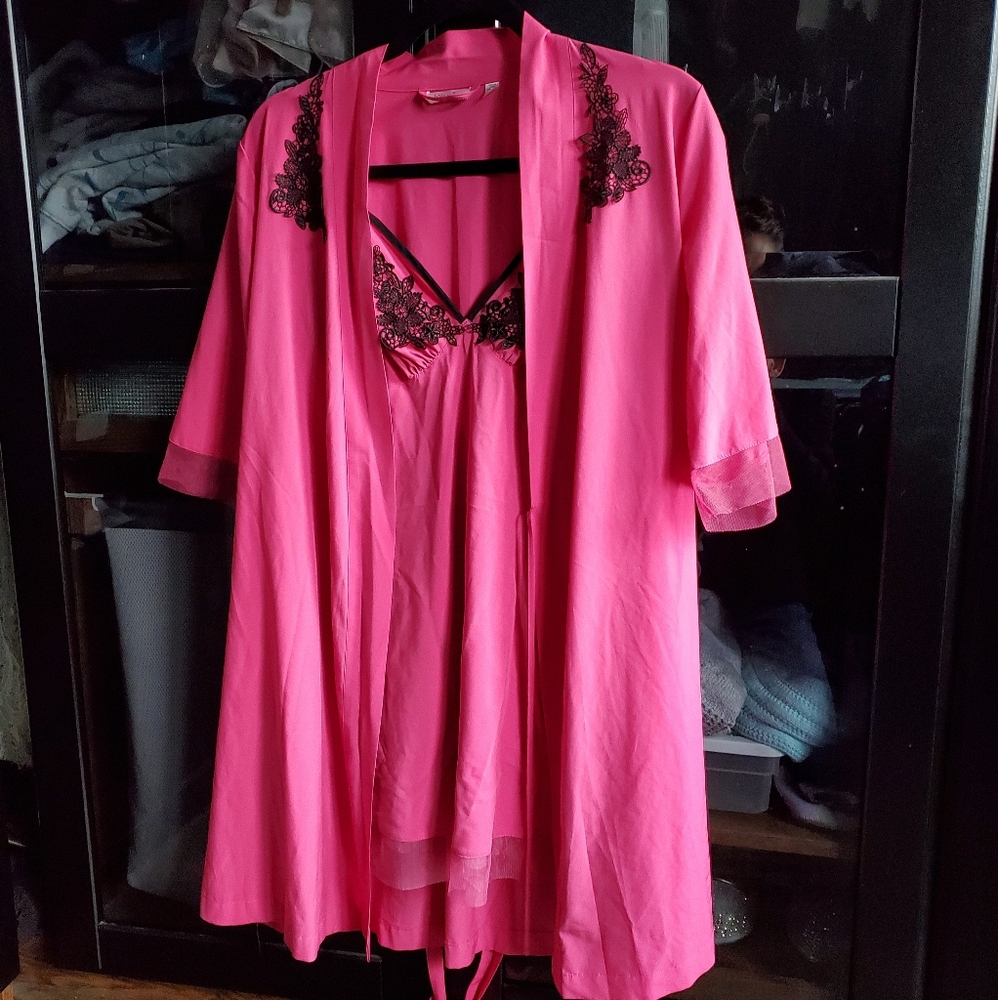 Pink nighty and robe with black lace